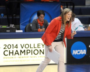 Head coach Becky Schmidt ’99 guides the team during the championship game against Emory (Georgia) in 2014.