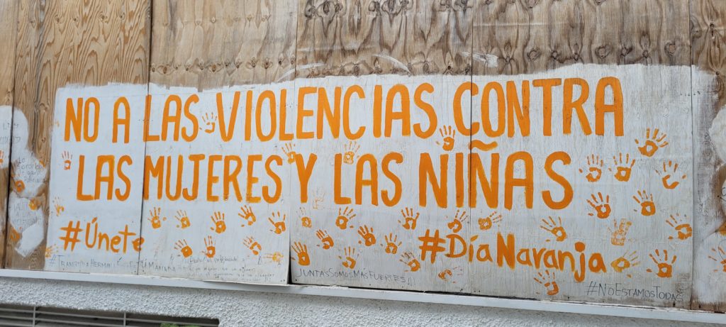 A feminist mural found in La Colonia Reforma of Oaxaca addressing violence against women and girls. (Translation: No to violence against women and girls).