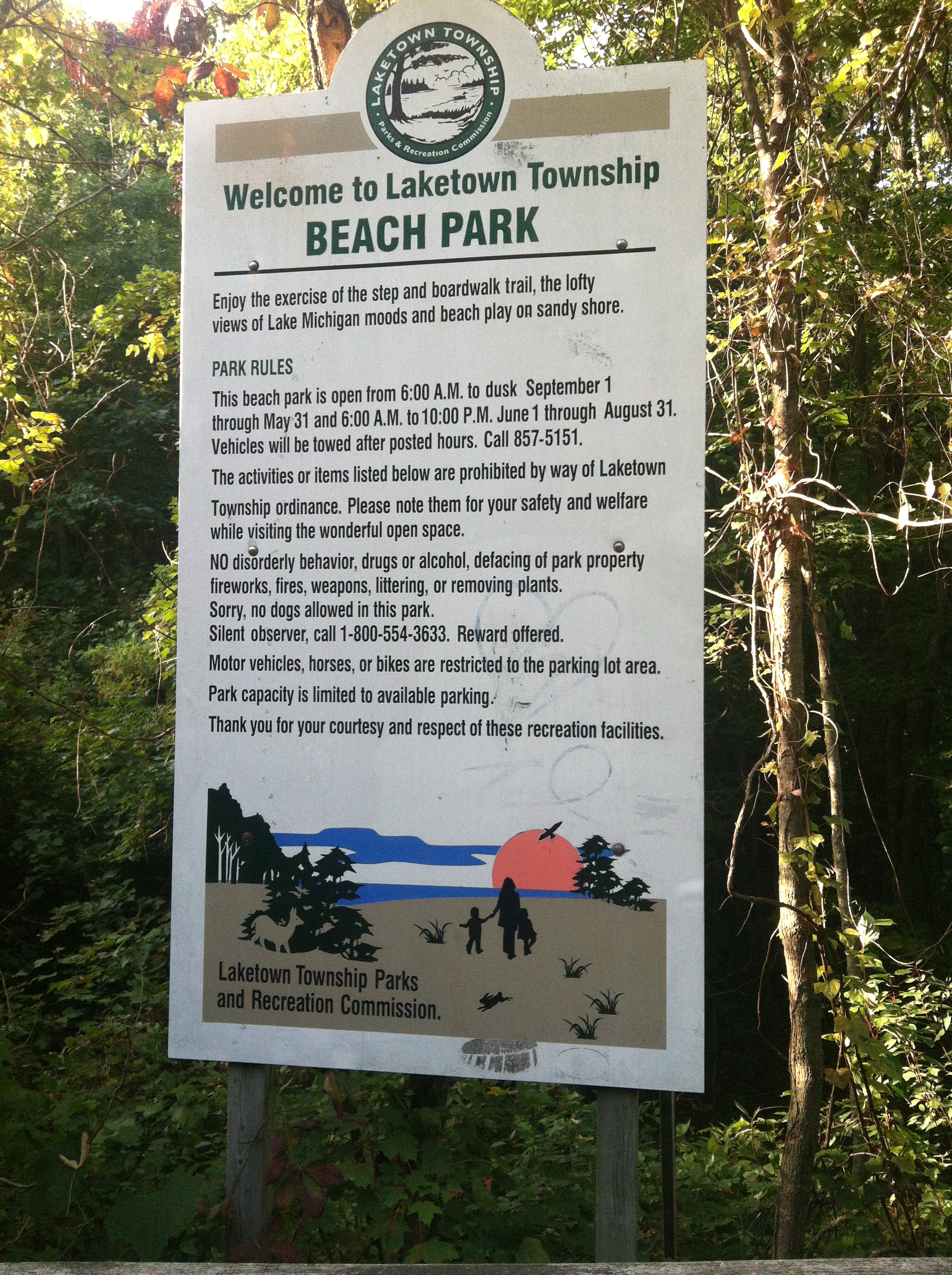 The sign welcoming us to Laketown Beach Park :
