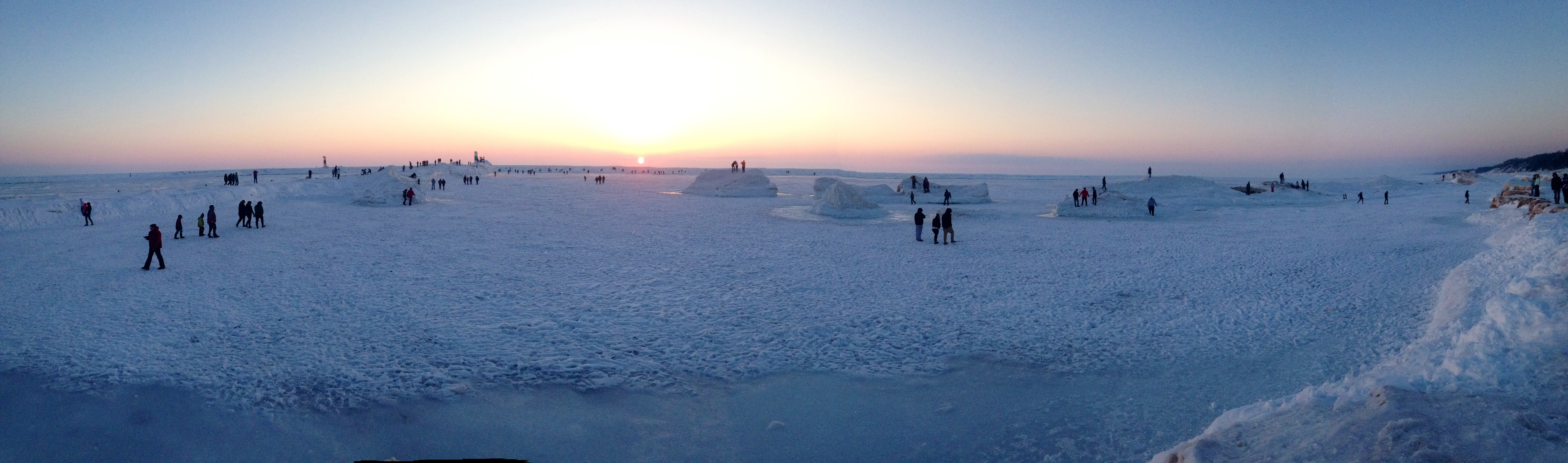 Lake Michigan Completely Frozen!